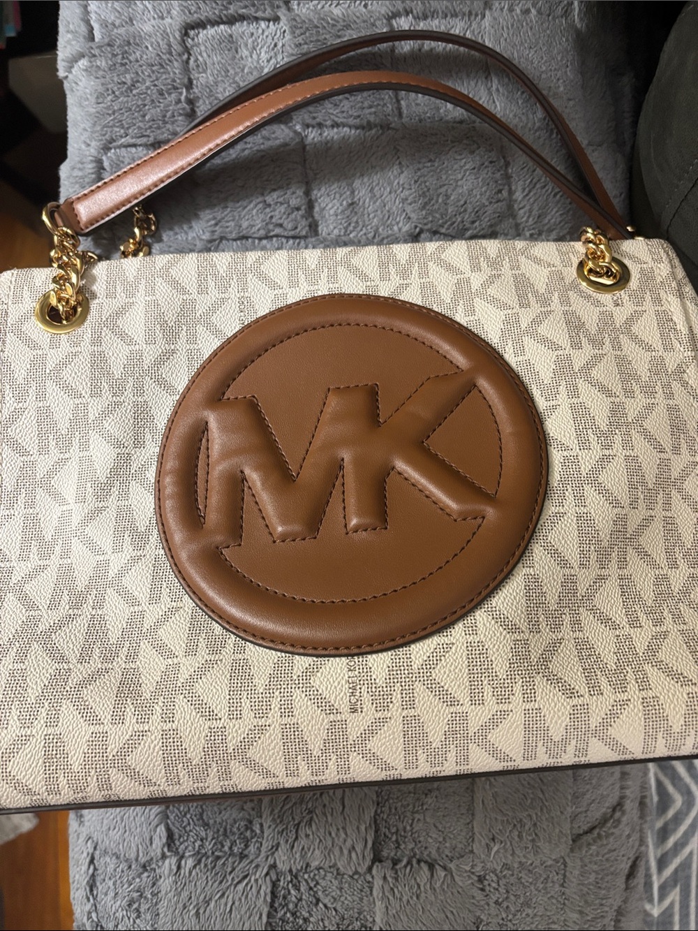 NWT Michael Kors Shoulder Bag comes with strap Reg. Price $358.00 - Picture 9 of 11